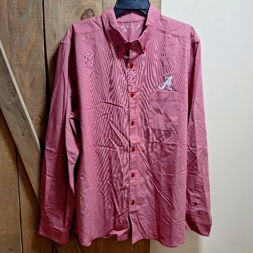An Antigua Alabama long sleeve button-down shirt in a men's size XL. NWT.
